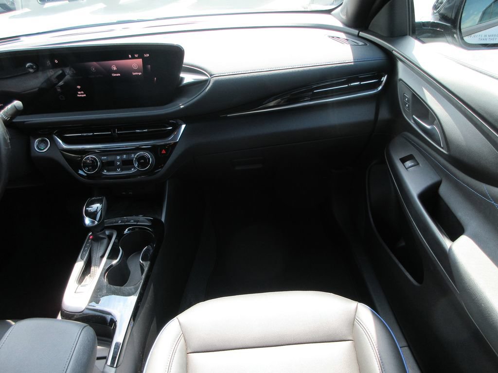Certified 2024 Buick Envista Sport Touring w/ Convenience I Package FWD image 17