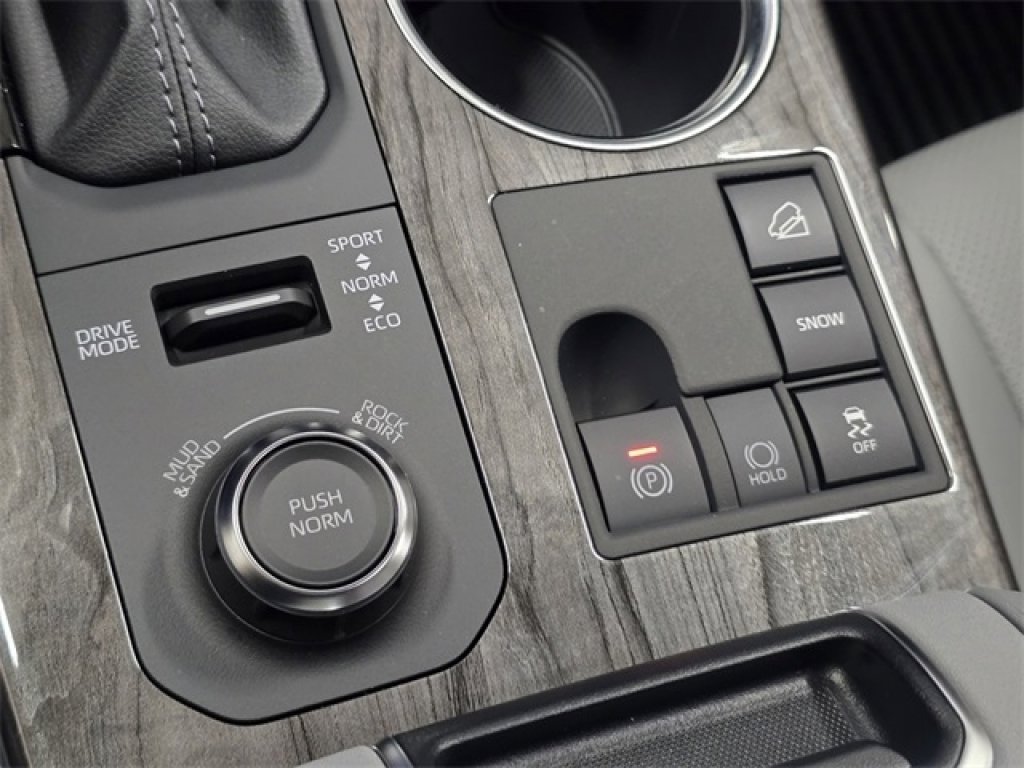 New 2026 Toyota Highlander Limited image 8