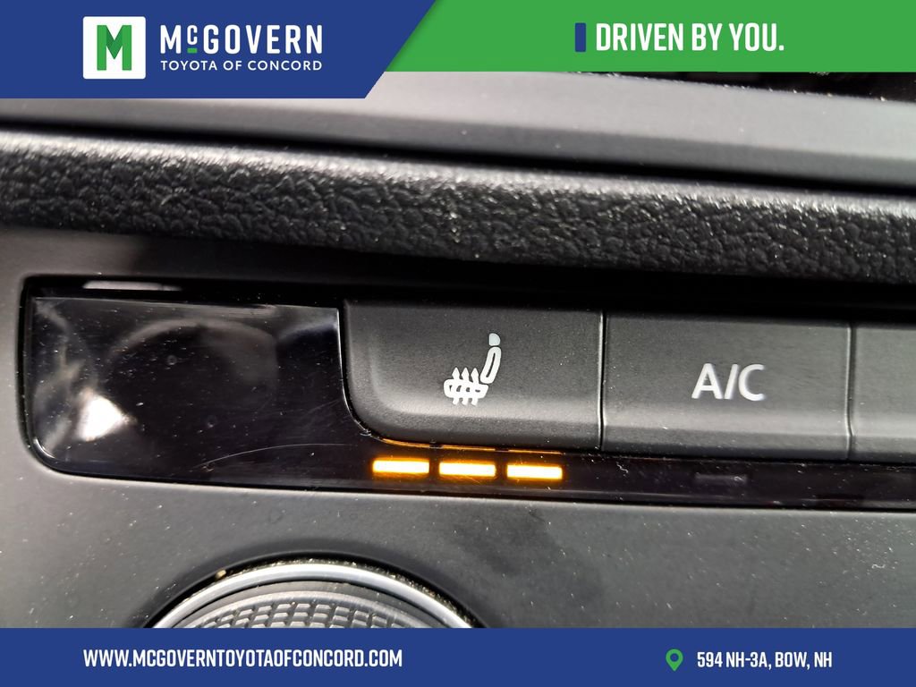 Used 2024 Volkswagen Jetta Sport image 29