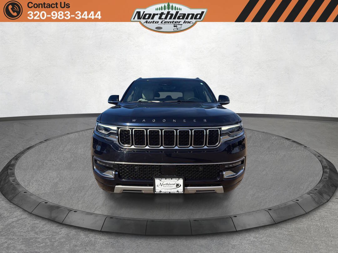 Used 2025 Jeep Wagoneer L Series II w/ 8-pass Seating Package AWD/4WD image 2
