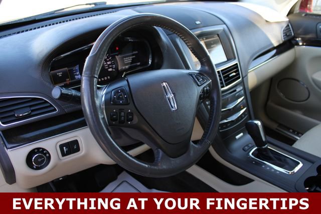 Used 2018 Lincoln MKT AWD w/ Technology Package image 2