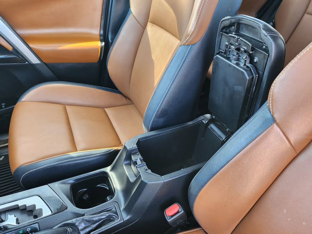 Used 2016 Toyota RAV4 Limited image 28