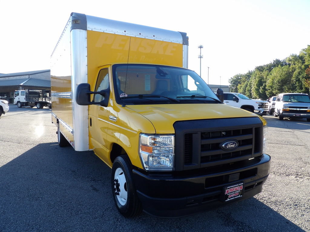 Used 2022 Ford E-350 and Econoline 350 Super Duty RWD image 11