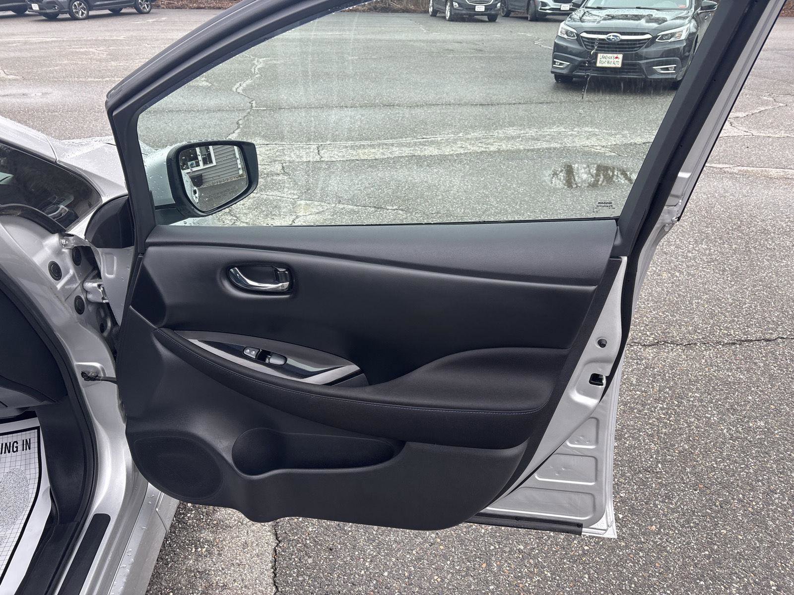 Used 2020 Nissan Leaf SV w/ SV All Weather Package FWD image 25
