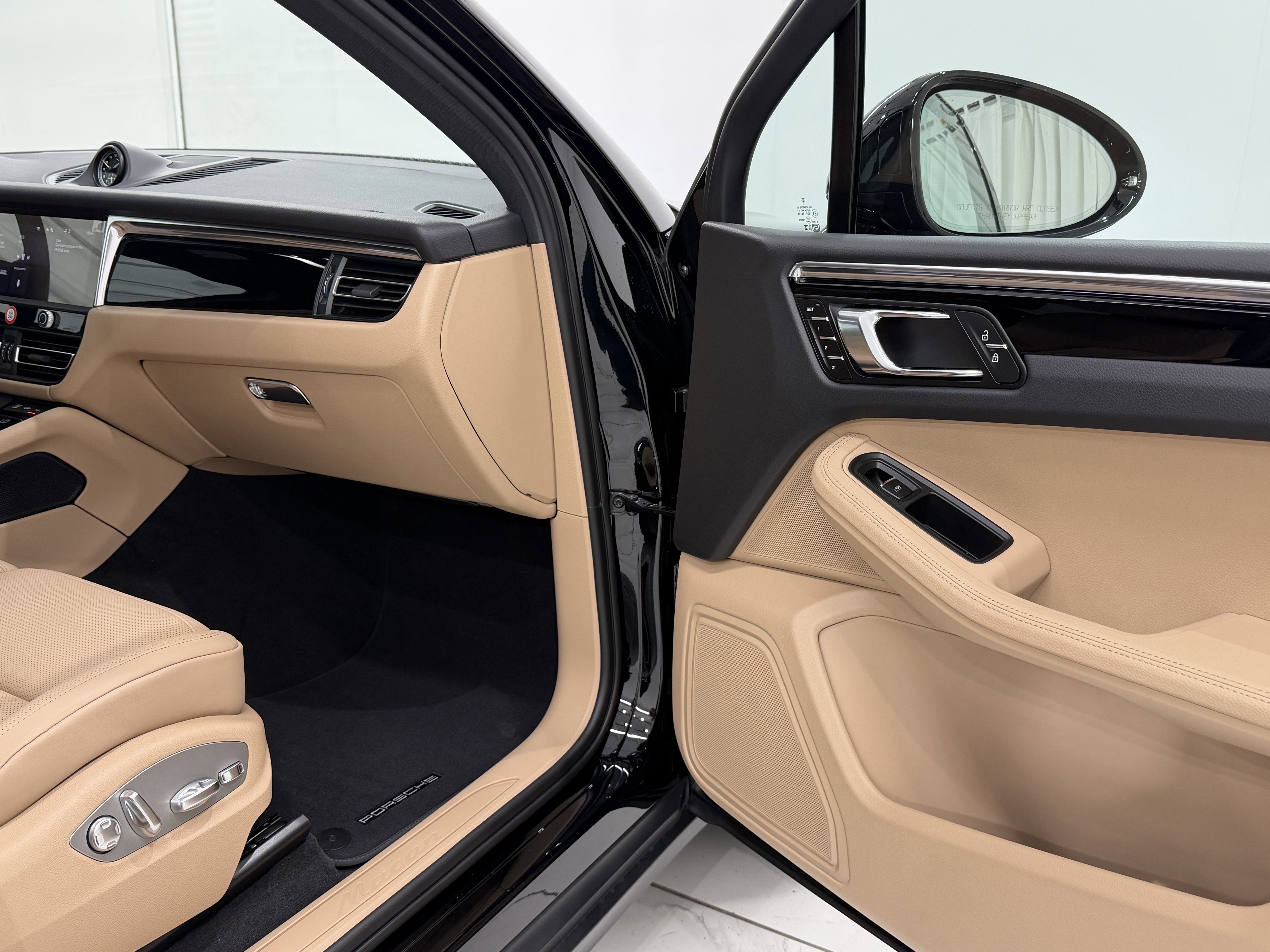 New 2026 Porsche Macan image 22