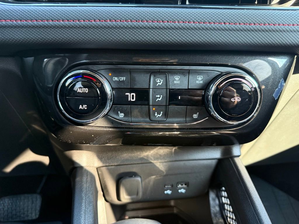 Used 2025 Chevrolet TrailBlazer RS w/ Convenience Package image 14