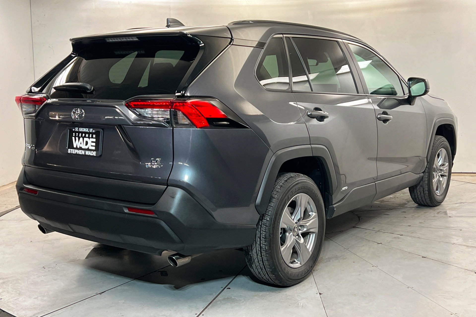 Used 2025 Toyota RAV4 LE AWD/4WD image 6