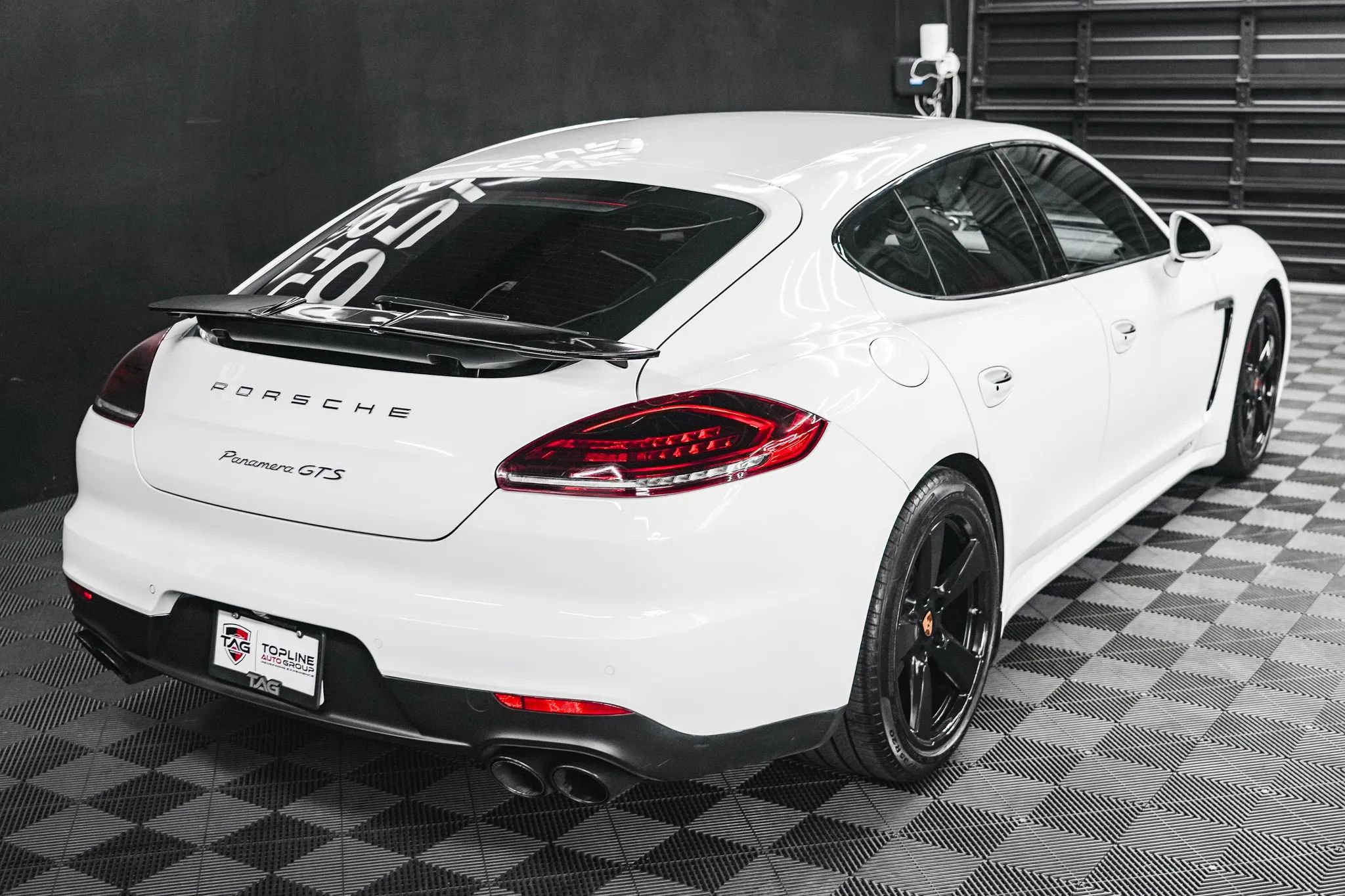 Used 2015 Porsche Panamera GTS w/ Premium Package Plus image 18