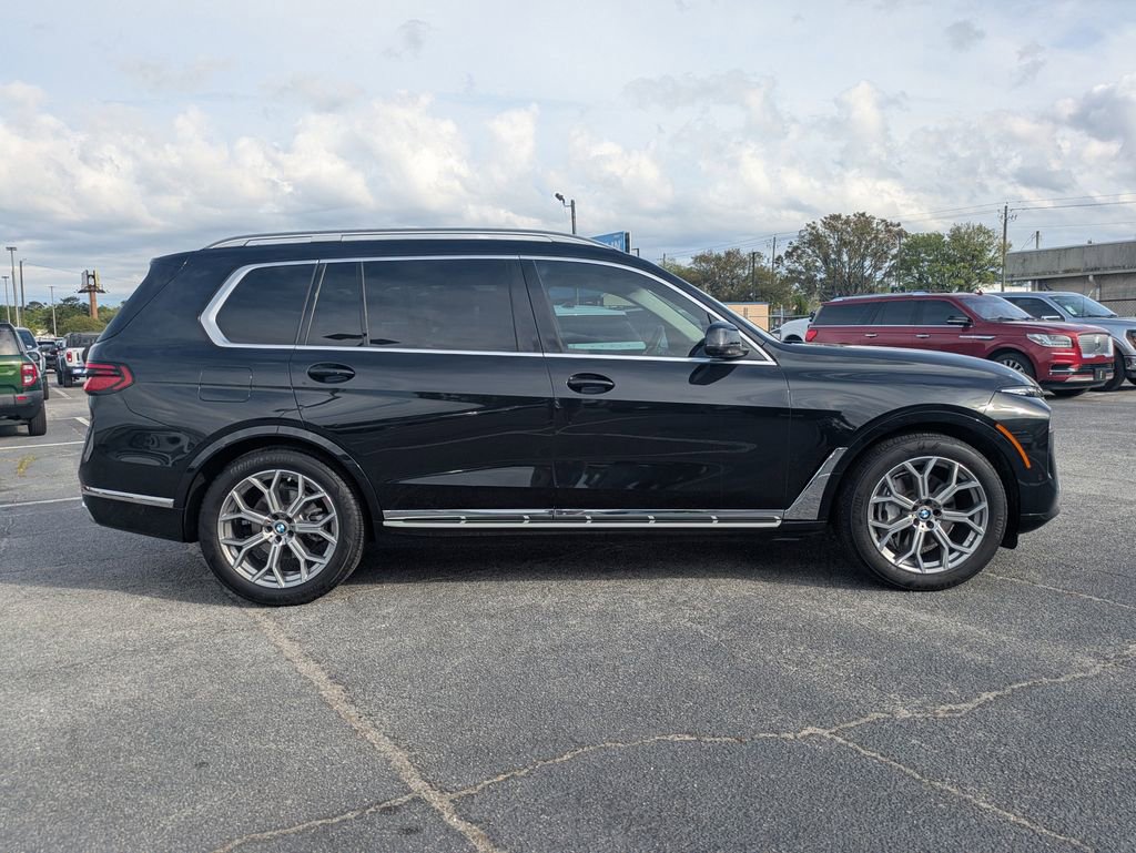 Used 2023 BMW X7 xDrive40i w/ Premium Package AWD/4WD image 3