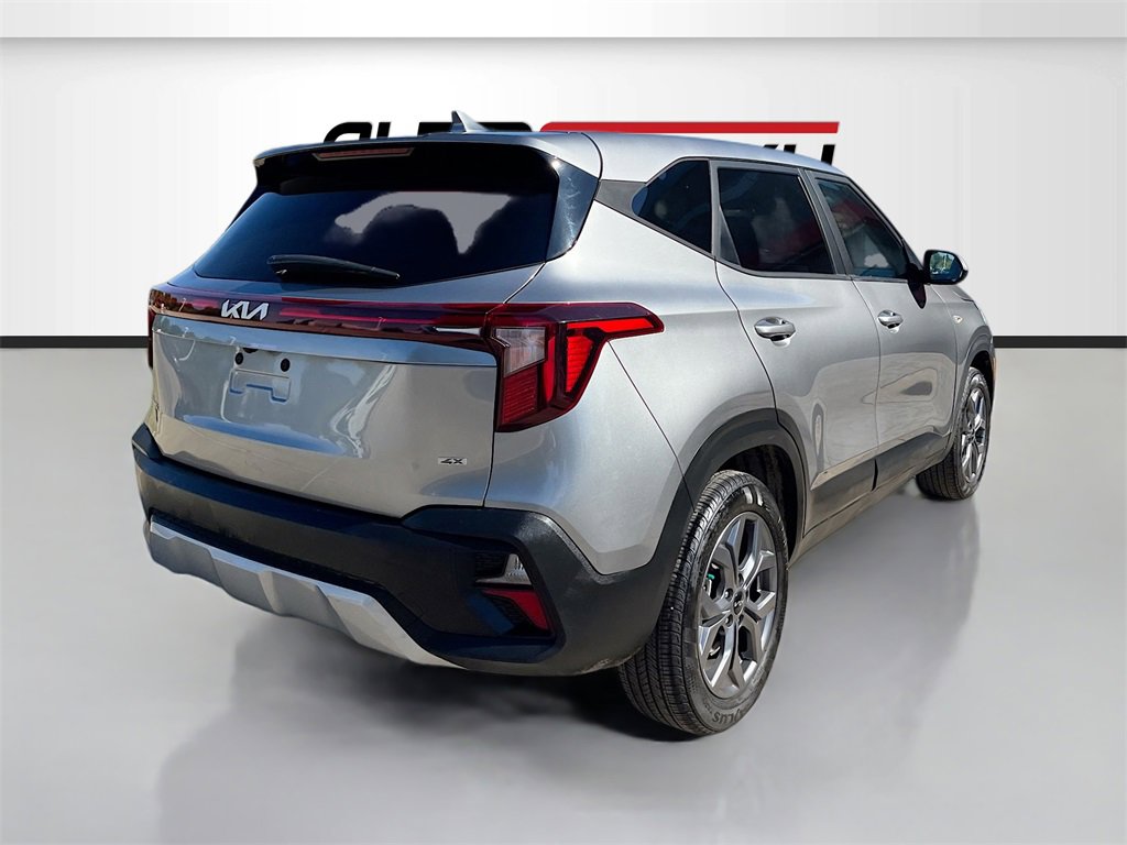 Used 2024 Kia Seltos LX image 7