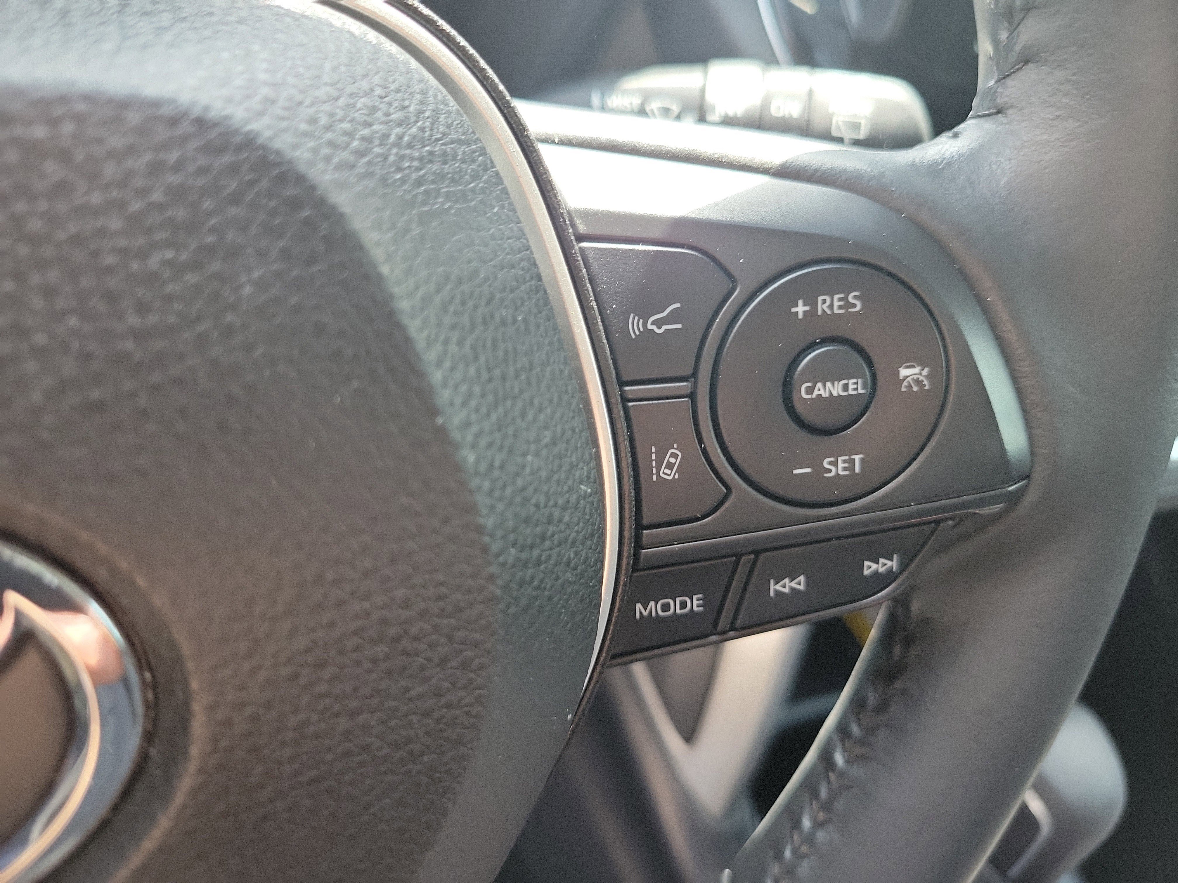 Certified 2022 Toyota Corolla Cross LE FWD image 28