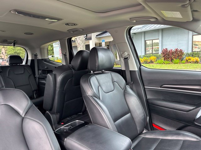 Used 2025 Kia Telluride S FWD image 12