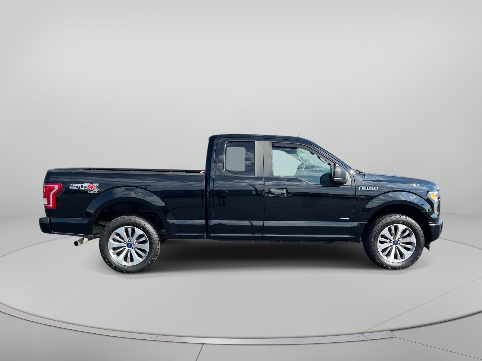 Used 2017 Ford F150 XL w/ Equipment Group 101A Mid AWD/4WD image 2