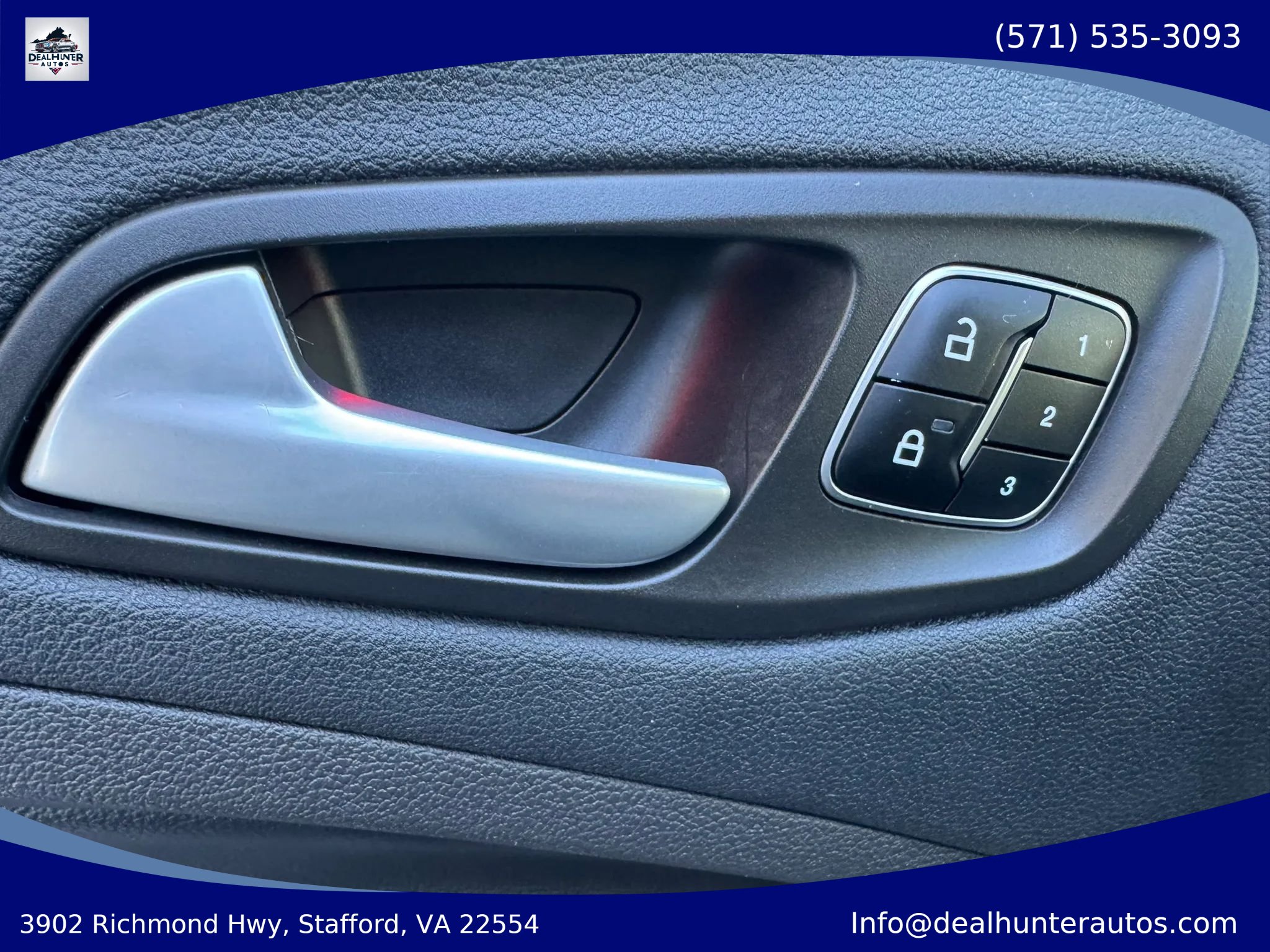 Used 2017 Ford Escape Titanium AWD/4WD image 21