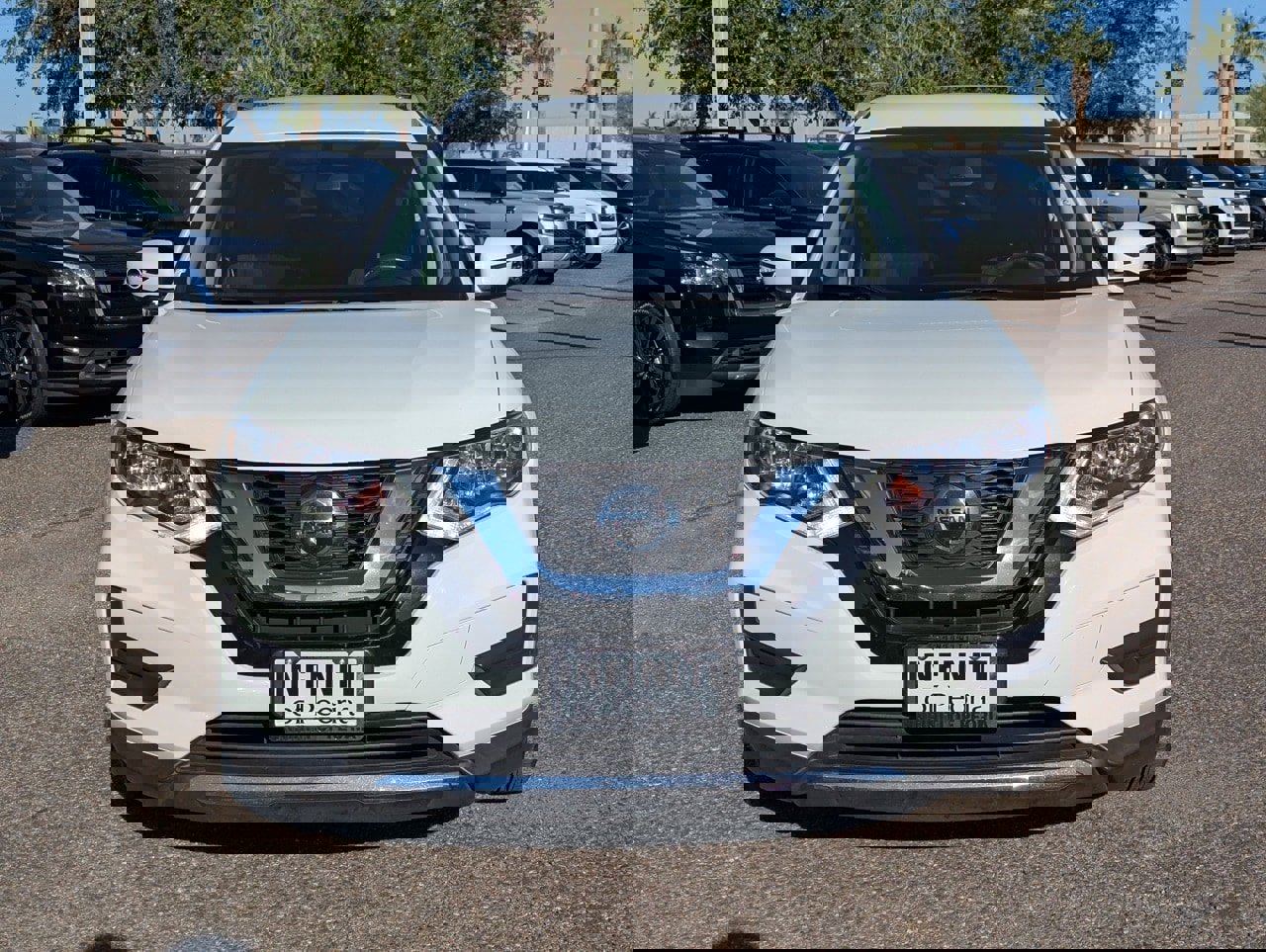 Used 2018 Nissan Rogue SV image 9