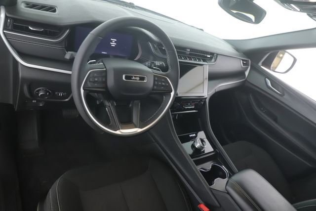 Used 2024 Jeep Grand Cherokee L Laredo w/ Luxury Tech Group I image 17