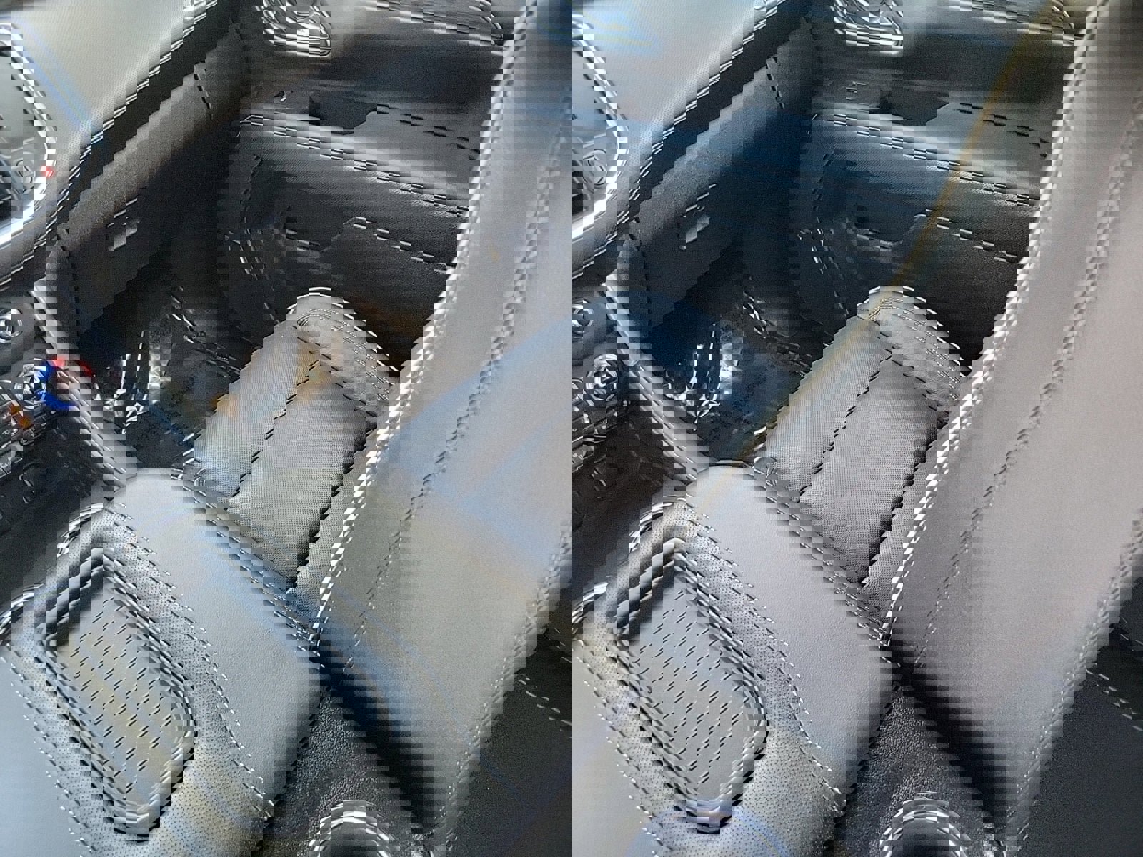 Used 2021 GMC Yukon XL SLT w/ Rear Media and Nav Package image 19