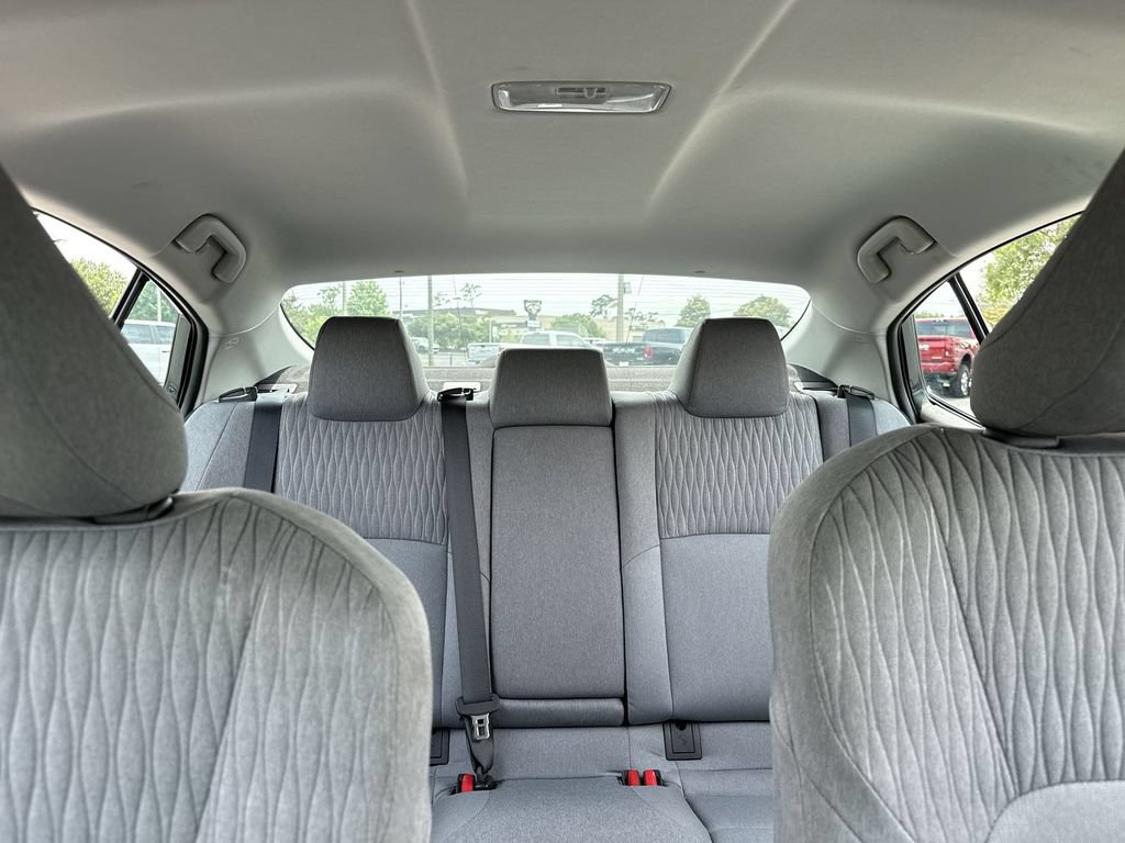 Used 2025 Toyota Camry LE FWD image 30
