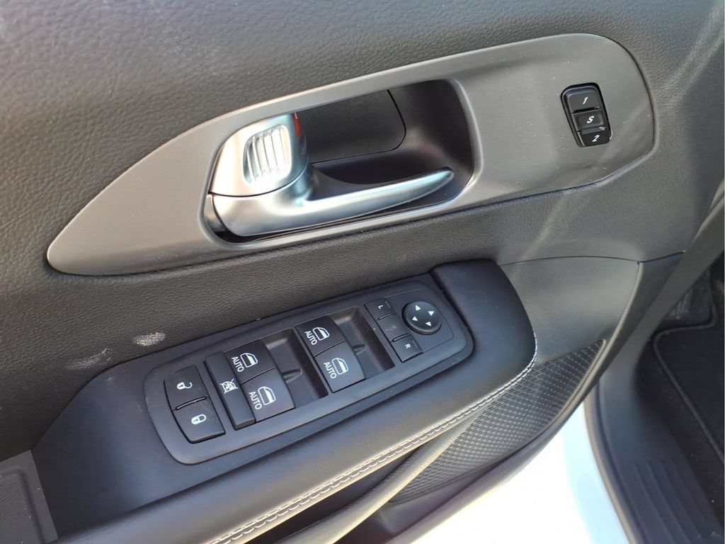 New 2026 Chrysler Pacifica Select w/ S Appearance Package FWD image 21