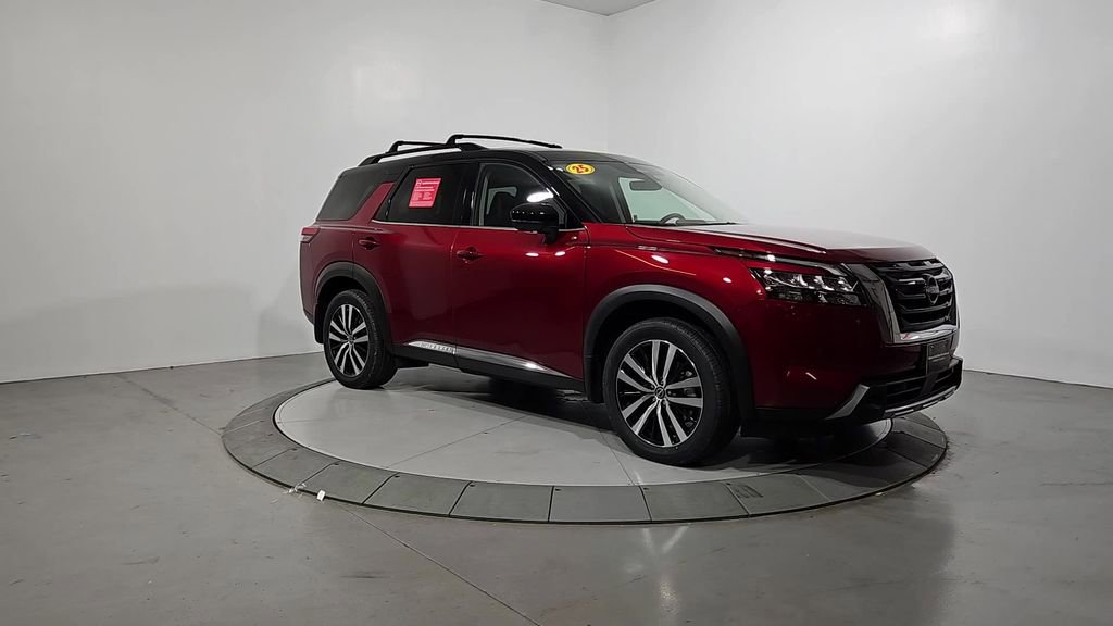 Certified 2025 Nissan Pathfinder Platinum w/ Cargo Package image 9