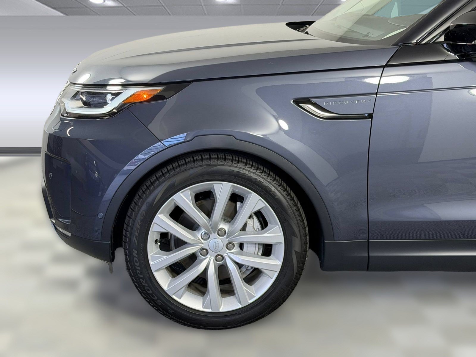 Used 2026 Land Rover Discovery S AWD/4WD image 11