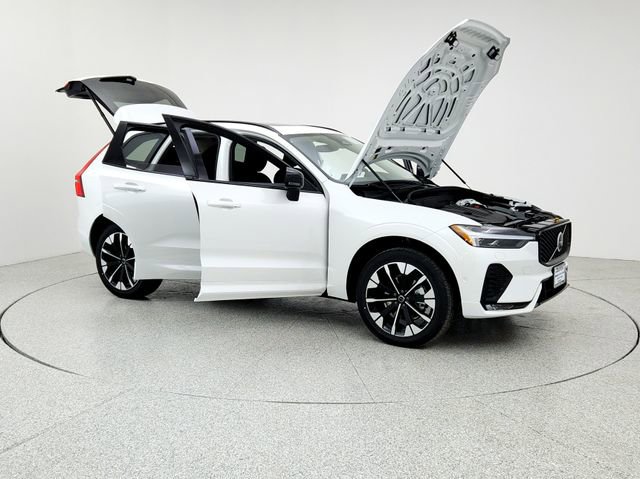 New 2026 Volvo XC60 B5 Plus w/ Climate Package image 10