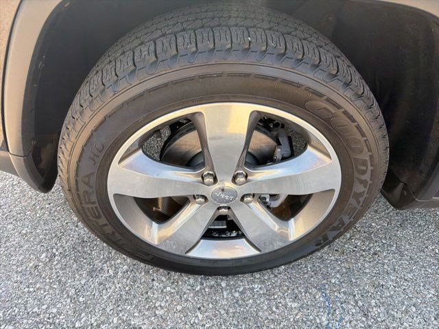 Used 2014 Jeep Grand Cherokee Limited w/ Trailer Tow Group IV AWD/4WD image 10