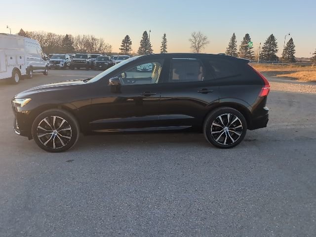 Used 2023 Volvo XC60 B5 Plus image 30