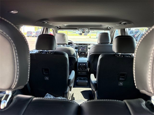 New 2025 Jeep Grand Cherokee L Altitude image 32