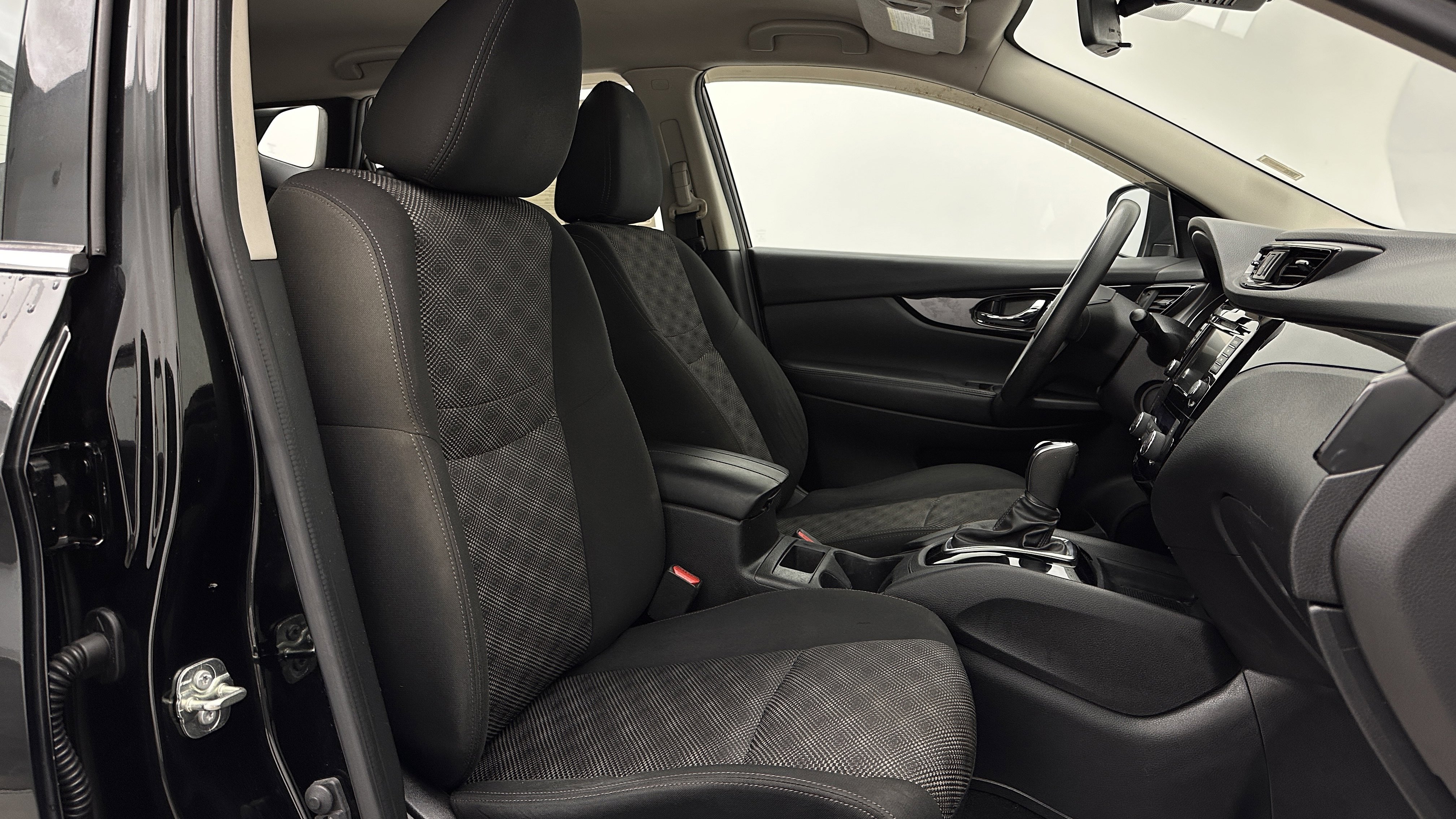 Used 2019 Nissan Rogue Sport SV FWD image 33