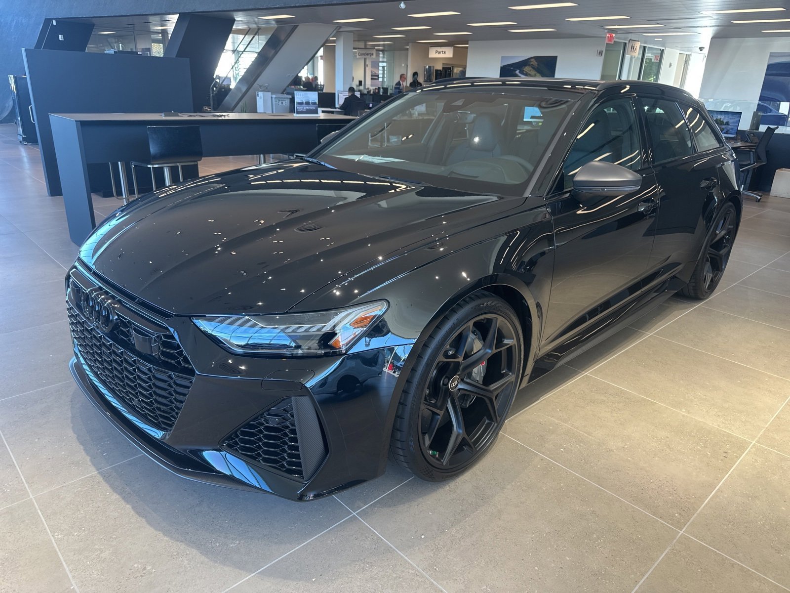New 2025 Audi RS 6 performance image 3