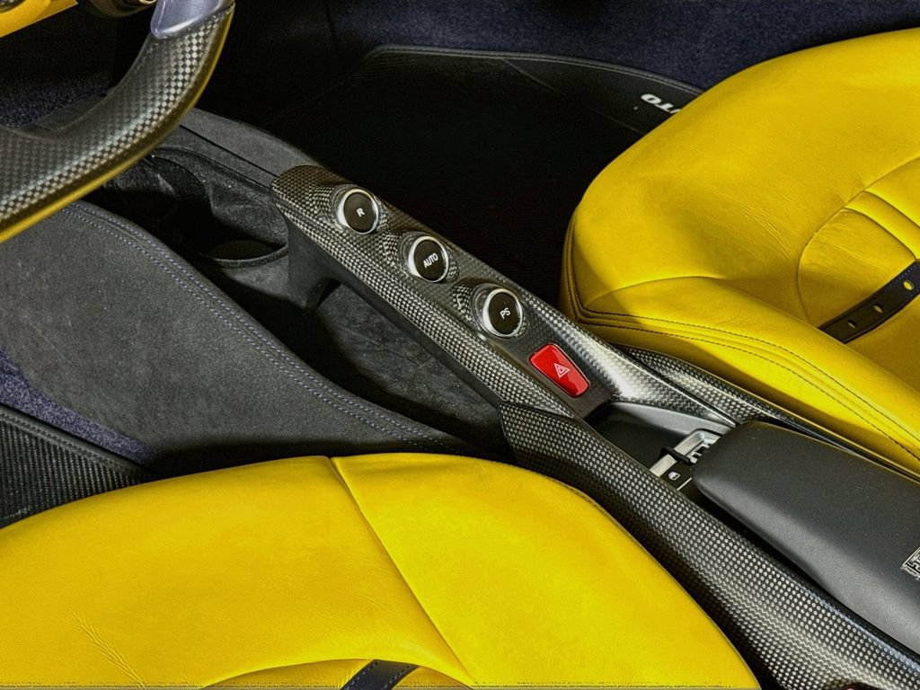 Used 2021 Ferrari F8 Tributo RWD image 17
