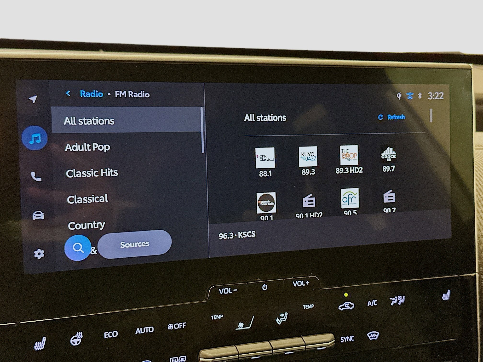 Used 2025 Toyota bZ4X AWD w/ Weather Package image 21