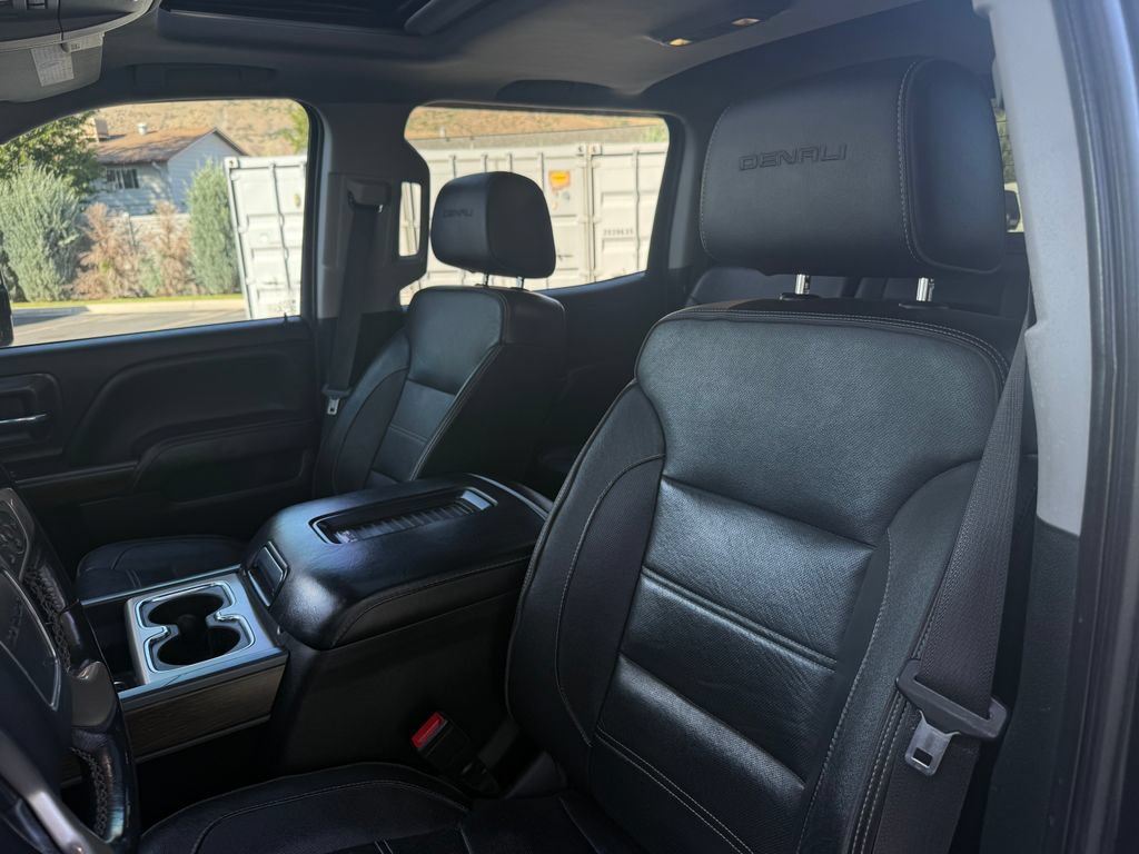 Used 2018 GMC Sierra 3500 Denali w/ Suspension Package, Off-Road AWD/4WD image 22