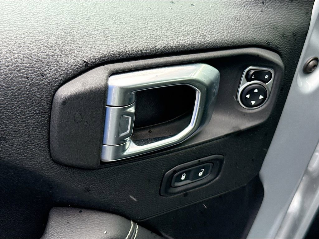 Used 2023 Jeep Wrangler Unlimited Sahara w/ Safety Group AWD/4WD image 19