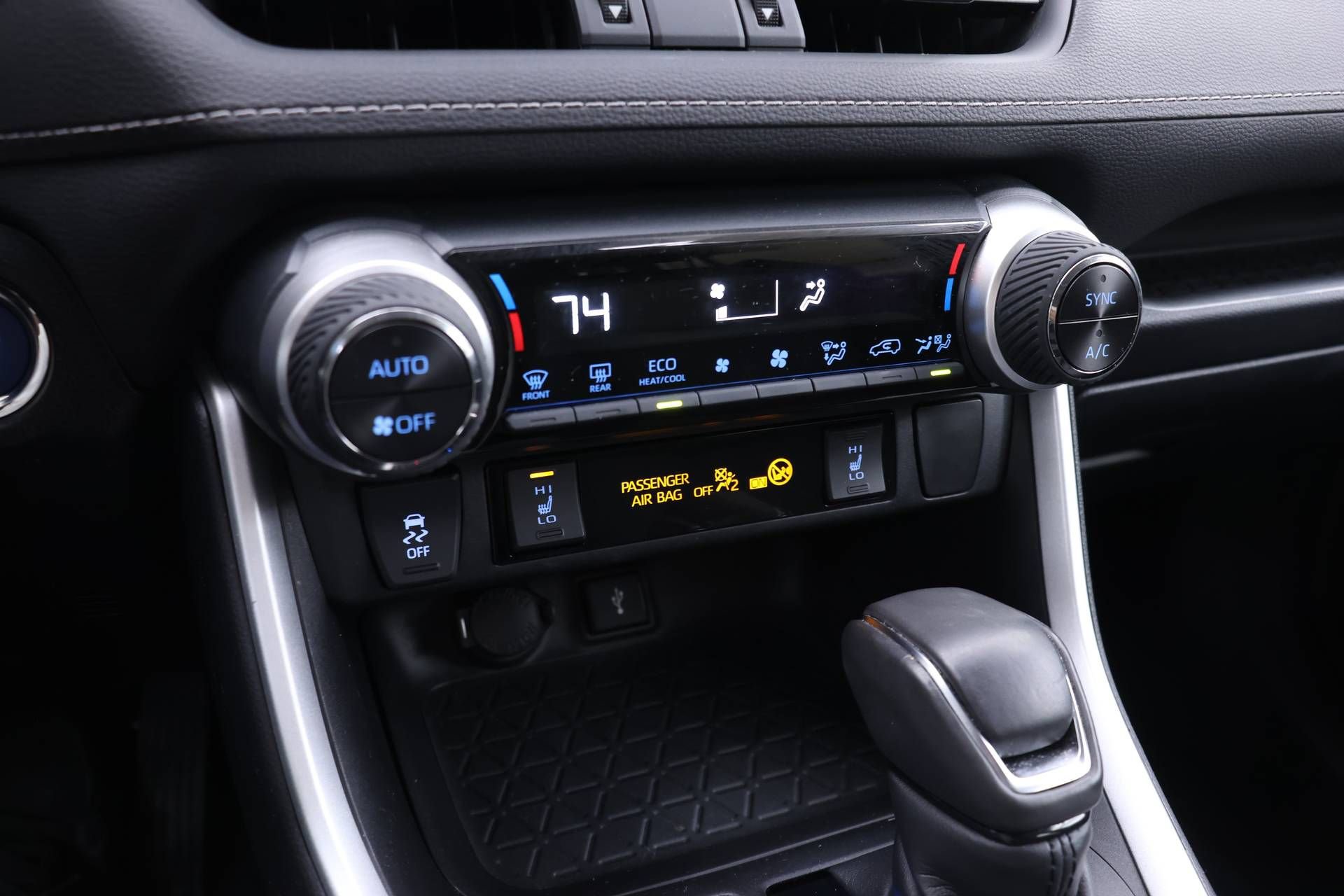 Certified 2021 Toyota RAV4 XLE Premium image 6