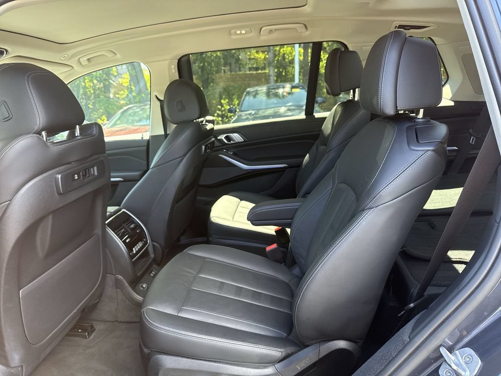 Used 2021 BMW X7 xDrive40i w/ Executive Package AWD/4WD image 25