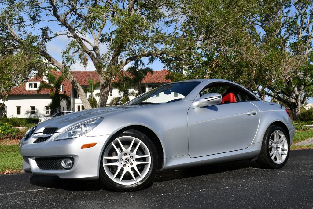 Used 2009 Mercedes-Benz SLK 300 image 2