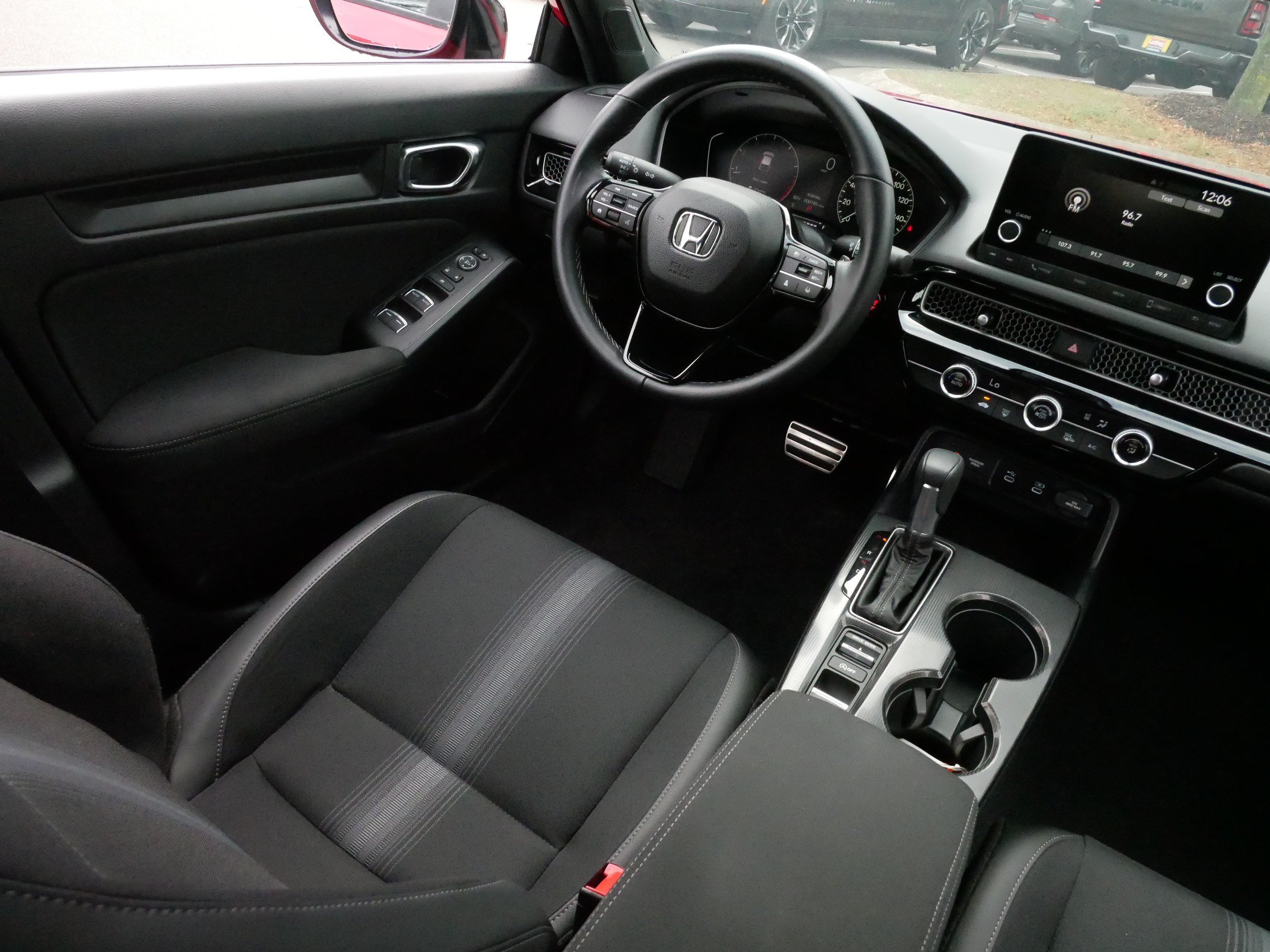 Used 2025 Honda Civic Sport image 9