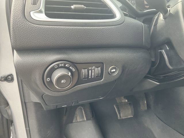 Used 2015 Chrysler 200 C w/ Navigation & Sound Group I image 17