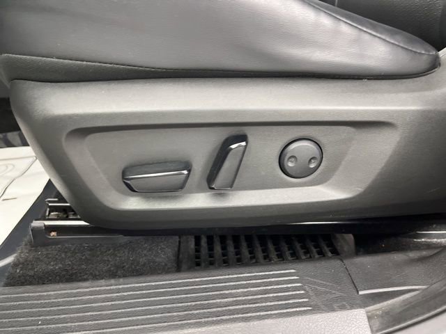 Used 2023 Nissan Rogue SV w/ SV Premium Package image 33