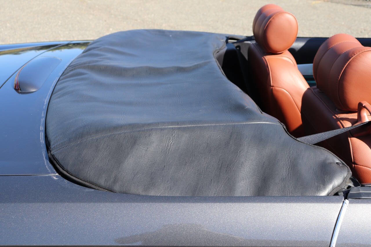 Used 2003 Ford Thunderbird image 29