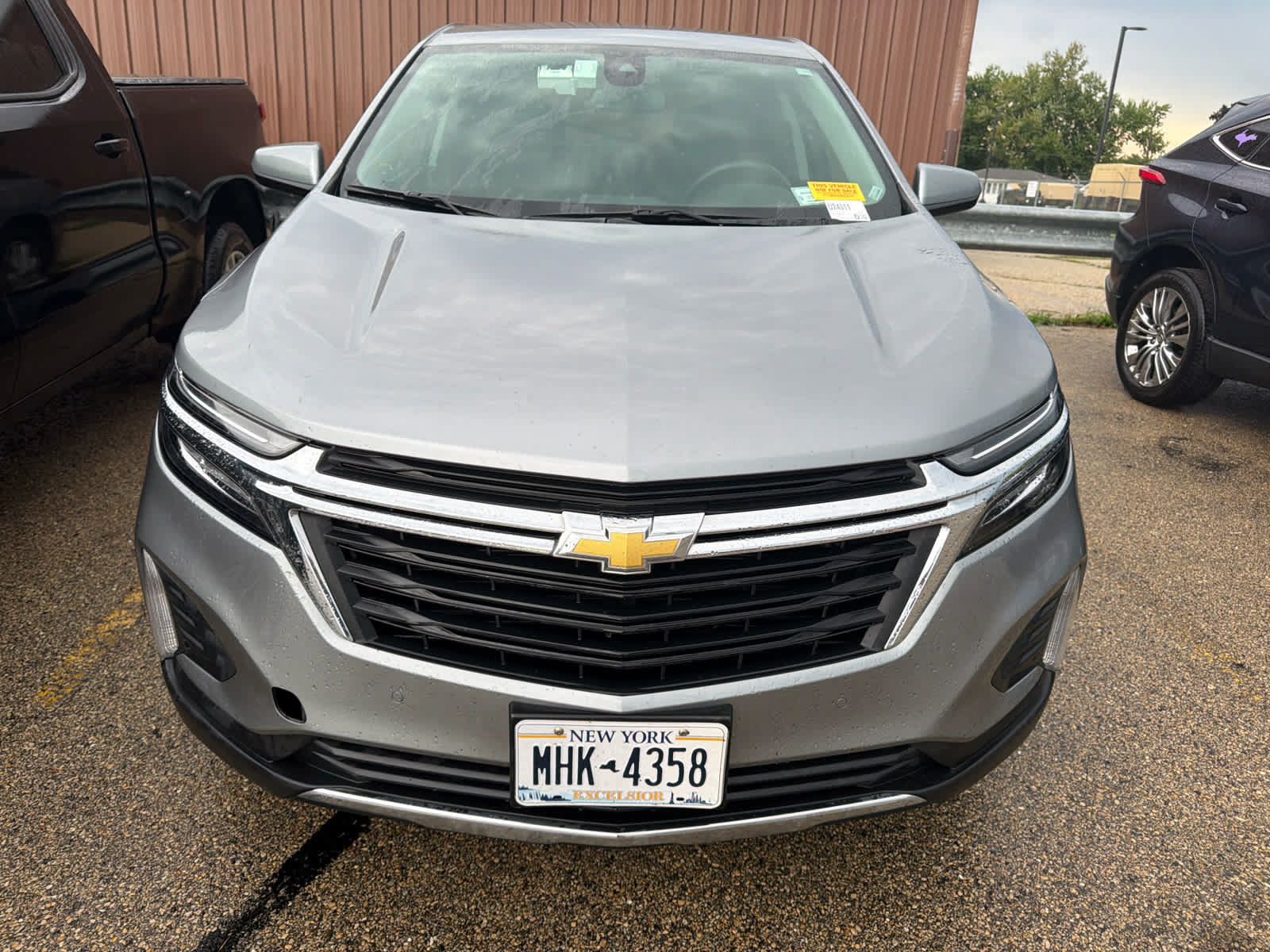 Used 2024 Chevrolet Equinox LT AWD/4WD image 2
