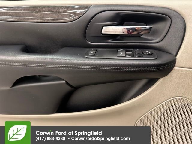 Used 2016 Dodge Grand Caravan American Value Package image 25