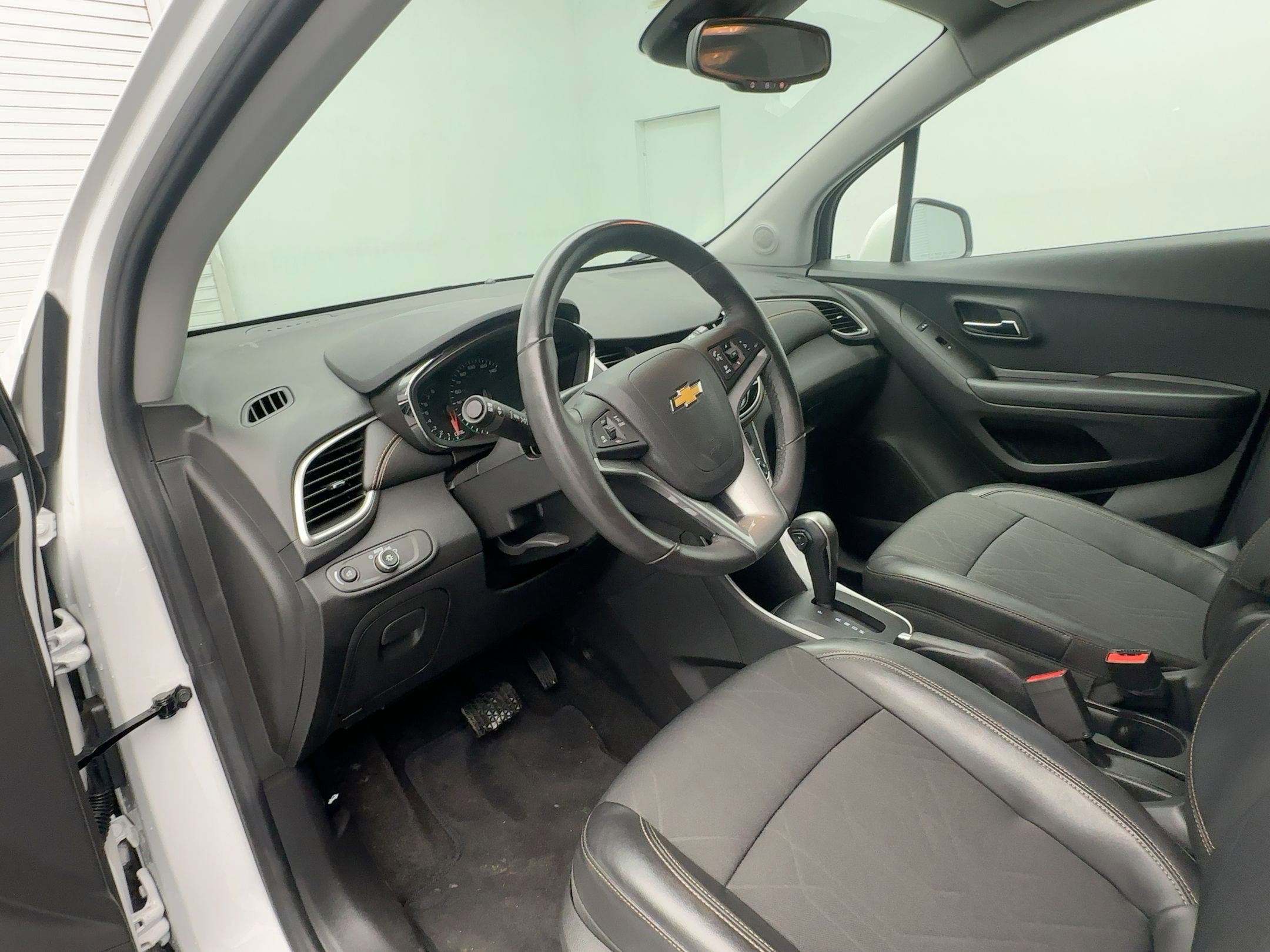 Certified 2022 Chevrolet Trax LT w/ Sport Edition image 20