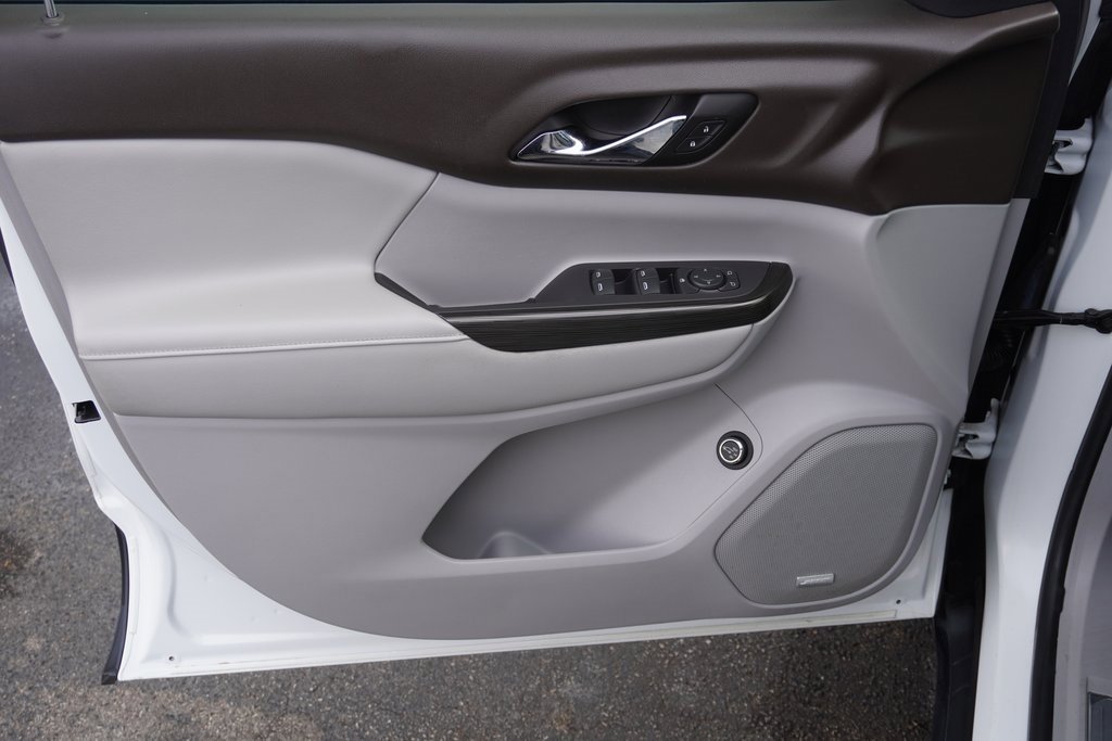 Used 2017 GMC Acadia SLT image 9