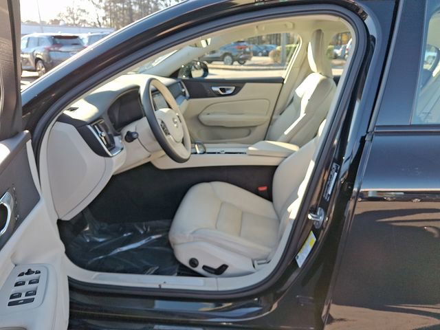 Used 2024 Volvo S60 B5 Core image 17