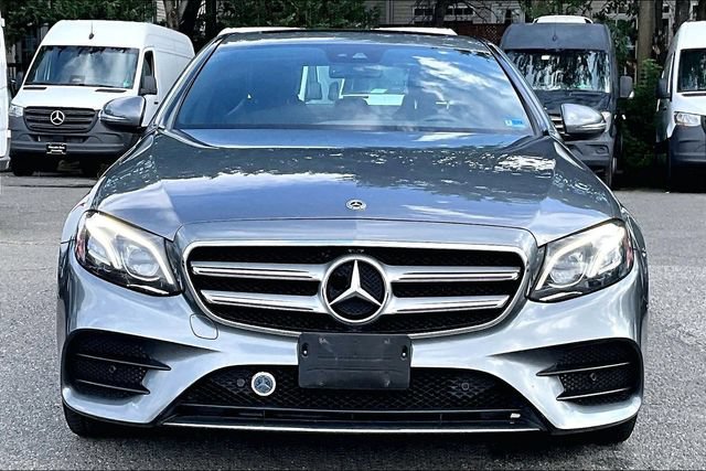 Used 2017 Mercedes-Benz E 300 4MATIC image 2