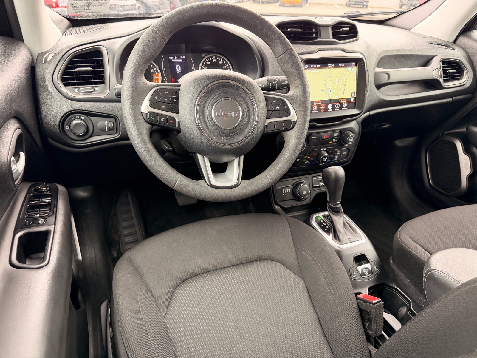 Used 2023 Jeep Renegade Latitude AWD/4WD image 10