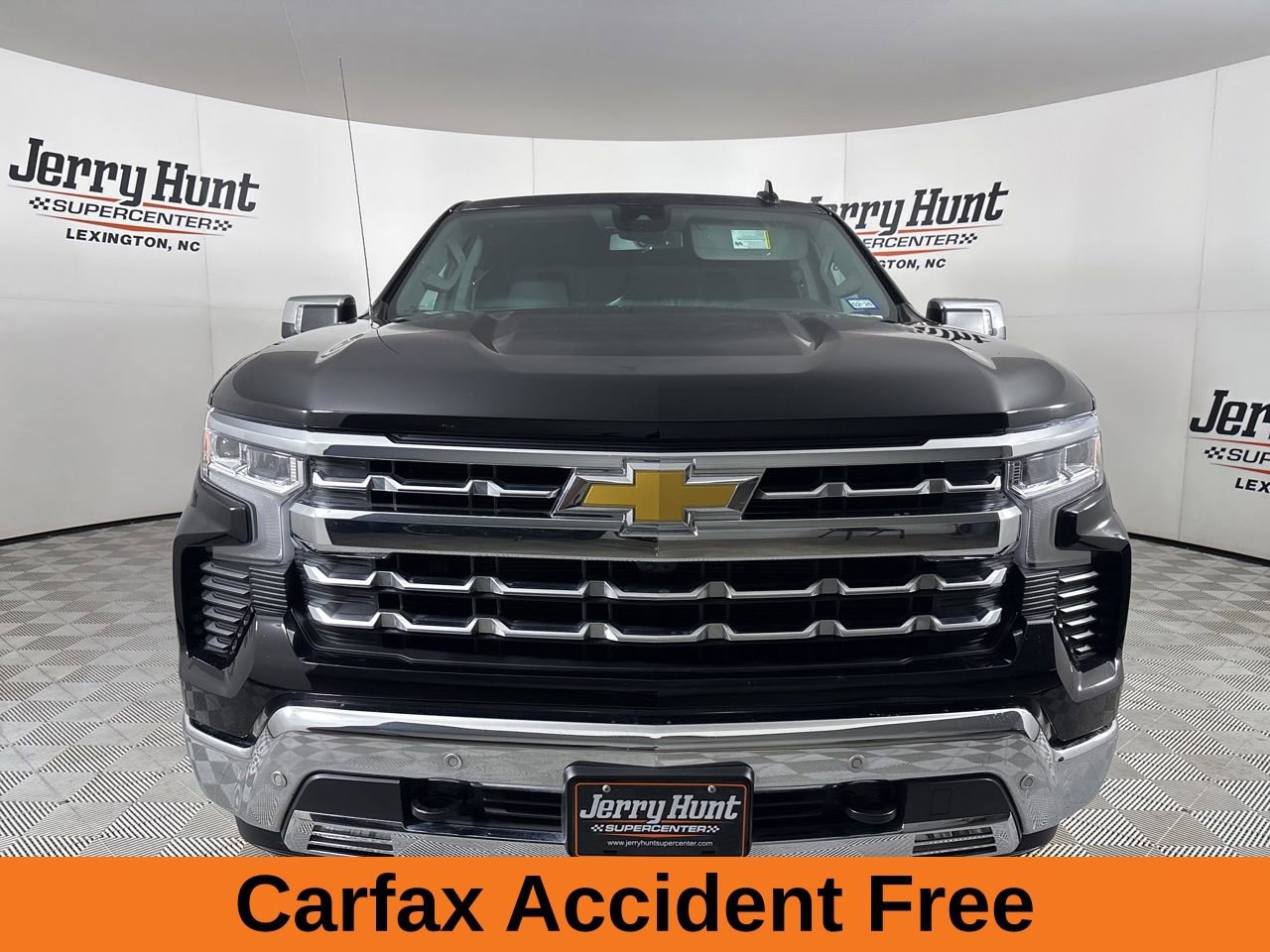 Used 2024 Chevrolet Silverado 1500 LTZ w/ Z71 Off-Road Package image 3